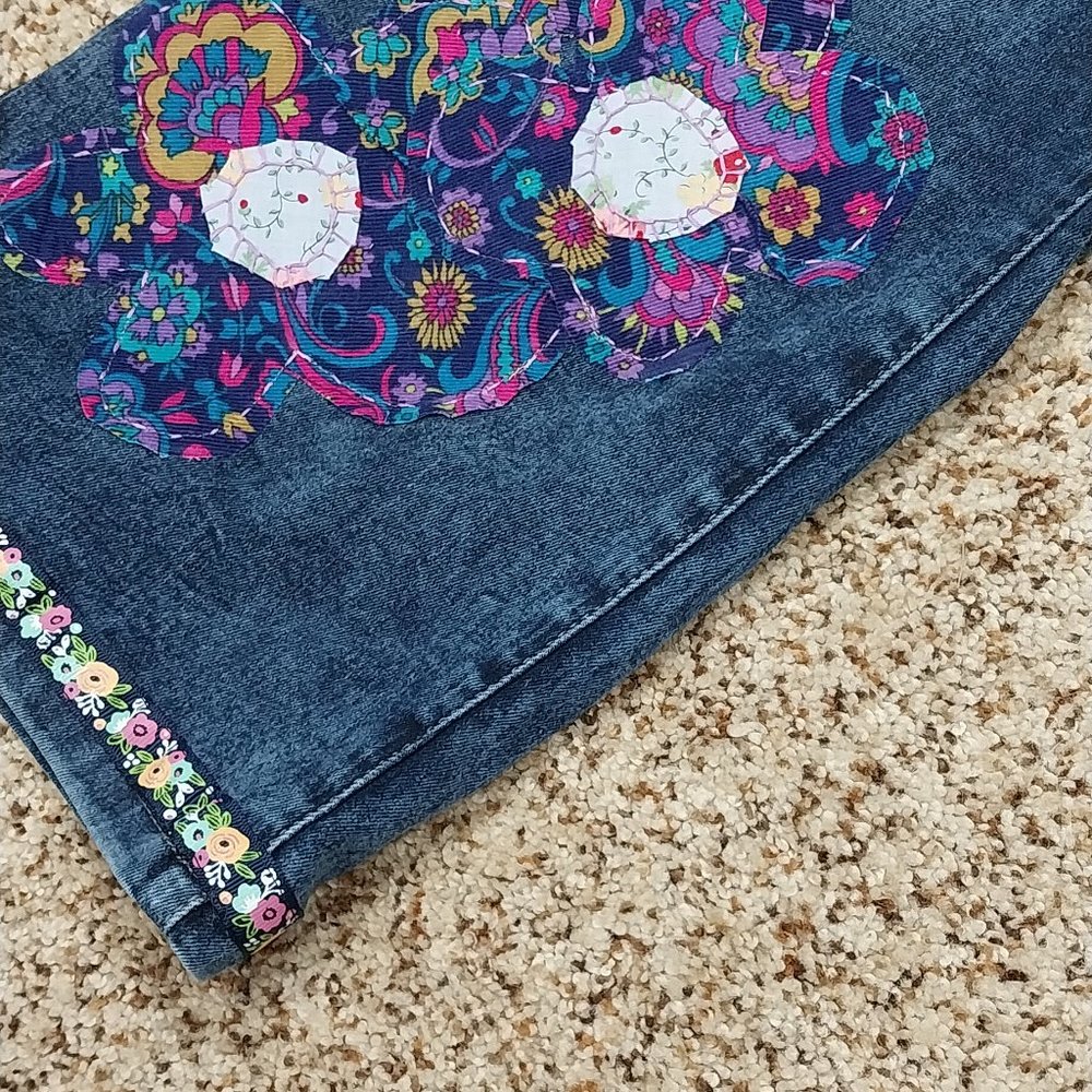 2913 Size 18s Apt. 9 Curvy Bootcut Upcycled Appliqued With Corduroy Flowers - Picture 5 of 9